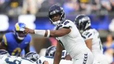 ¡Nuevo QB en Las Vegas! Geno Smith es traspasado a los Malosos