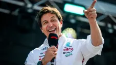 Toto Wolff rompió promesa a Lewis Hamilton cuando buscó a Verstappen