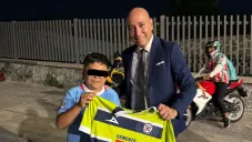 ¡Cumpliendo sueños! Gibrán Araige, periodista de TUDN, le regaló la playa de Kevin Mier a un niño