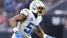 ¡Se queda! Los Chargers retienen a Khalil Mack con una extensión de contrato