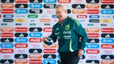 Javier Aguirre visita el Olímpico Universitario para el Cruz Azul vs Seattle