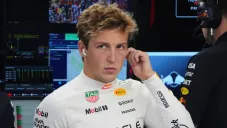 Usuarios 'revientan' a Lawson tras qualy en el GP de Australia