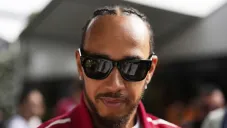 Lewis Hamilton se mostró molesto por las indicaciones que recibió sobre los pronósticos del clima