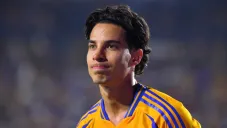 Sergio Canales ‘defiende’ a Diego Lainez: “Faltó un DT que le tuviera confianza en Europa”