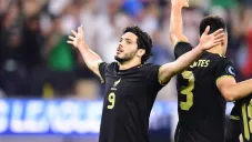 ‘Checo’ Pérez felicita a Raúl Jiménez por el gran momento en su carrera