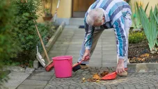 ¿Multas por no barrer la banqueta? Esto pagarás en 2025.