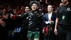 Cautiva con presentación junto a Julio César Chávez