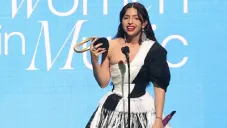 Ángela Aguilar en los Billboard Women In Music: “Este año casi me rompe”