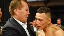 Julio César Chávez y su emotivo gesto