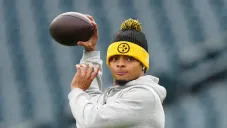 Gerente de los Jets asegura que Justin Fields es el quarterback titular