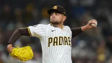 ¿Quién es Omar Cruz, pitcher mexicano que debutó con los Padres de San Diego?