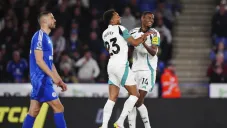 Newcastle aplasta Leicester City y se ubica quinto en la Premier League