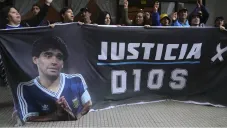 Expareja de Maradona cuestiona internación domiciliaria antes de su muerte: 'Estaba secuestrado'