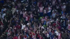 Afición de Chivas realiza la ‘serenata’ Rojiblanca de cara al Clásico Tapatío