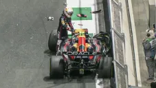 ¡RB21 dañado! Yuki Tsunoda choca y provoca bandera roja en FP2 de Arabia Saudita