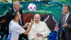 Futbol argentino anuncia suspensión de partidos por fallecimiento del Papa Francisco