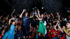 Festejo del tricampeonato de Savage