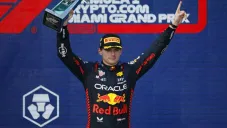 Subastarán overol con el que Verstappen ganó el GP de Miami 2023