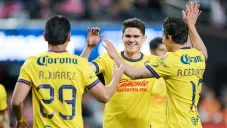 Israel Reyes celebra con América