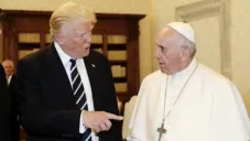 Al líder religioso le costó entablar una buena relación con el estadounidense.