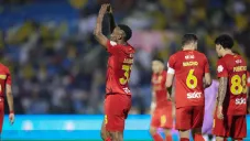 Julián Quiñones se luce con doblete