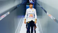 Aficionados de F1 cantan al unísono el nombre de Checo Pérez previo al anuncio de Cadillac