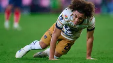 ¡Dura baja para Pumas! Adalberto Carrasquilla salió de cambio por lesión
