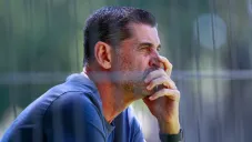 Fernando Hierro, ex directivo de Chivas, fue captado en pelea de Canelo