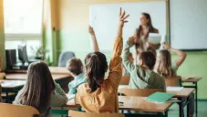 ¿Se recorre el Día de las Madres si cae en sábado? Esto sabemos sobre las clases del viernes 9 de mayo