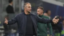 Hansi Flick cuestiona arbitraje tras eliminación en Champions: 'Si era 50-50, era para ellos'