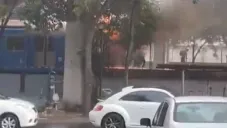 CDMX: Falla en el Tren Ligero provoca incendio y suspensiones en el servicio