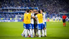 Vélez y Peñarol comandan el Grupo H