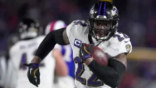 Henry con Baltimore en juego de playoff