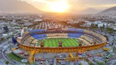 Susto en el Volcán antes del Tigres vs Toluca: un trabajador herido tras flamazo en pasillo