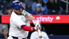 Kirk aportó un home run en la victoria de los Azulejos