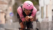 Isaac del Toro es líder de la clasificación general y de los pilotos jóvene