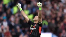 Buscan el fichaje de Dibu Martínez