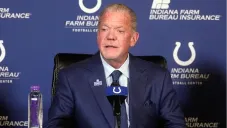 Jim Irsay, dueño melómano de los Colts, muere a los 65 años