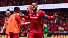 Alexis Vega baila ‘sin pantalones’ en los festejos de Toluca por el título