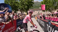 Isaac del Toro continúa como líder del Giro de Italia después de la Etapa 19; no perdió ventaja