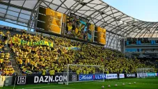 ¡Cómo en México! Himno del América retumba en el BMO Stadium