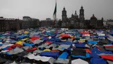 CNTE mantiene plantón en el Zócalo de CDMX y anuncia más marchas esta semana