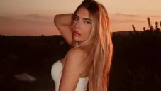 Muere influencer al soltarse de parapente y caer de 50 metros de altura