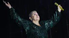 La cantante también anunció su retiro de los escenarios una vez que termine el año.