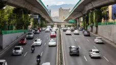¡Cuidado en Periférico! Reportan ataques con objetos a autos en CDMX