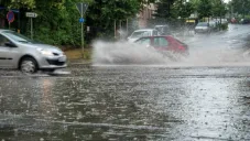 Lluvias CDMX: Si tu auto sufrió daños en las inundaciones, estos son los módulos de atención