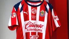 Afición de Chivas rechaza la nueva playera del equipo