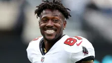 Antonio Brown, exestrella de la NFL, es buscado por intento de asesinato en Miami