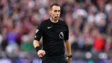 Coote fue acusado por la FA por comentarios ofensivos sobre Klopp