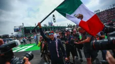 Checo Pérez todavía no cierra su regreso a Fórmula 1